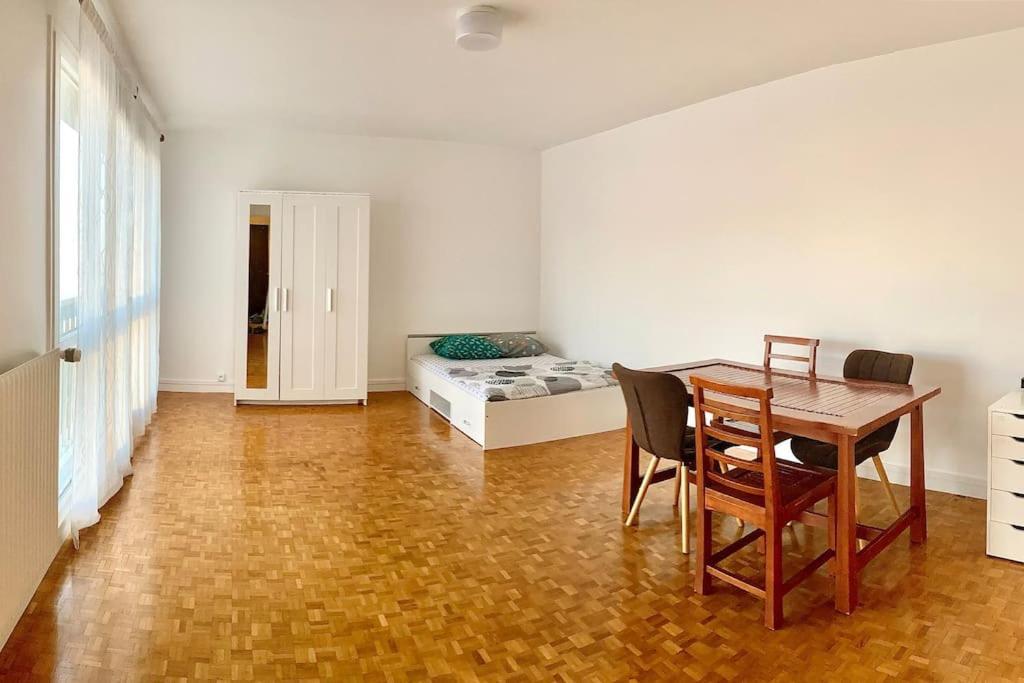 Appartement Bien Situe Noisy-le-Grand Buitenkant foto